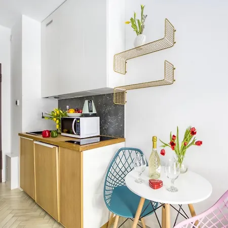 Centrum Pawia 51- 10 Min To Center, The Places, Self Check-in, Optional Breakfest, Parking On The Street