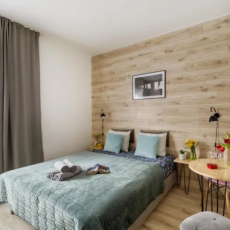 Centrum Pawia 51- 10 Min To Center, The Places, Self Check-in, Optional Breakfest, Parking On The Street Apartment Warsaw