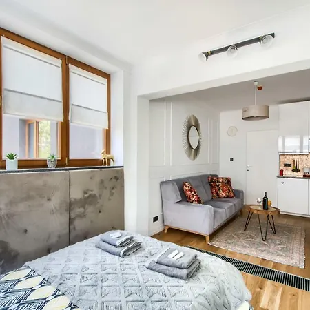 Centrum Pawia 51- 10 Min To Center, The Places ורשה