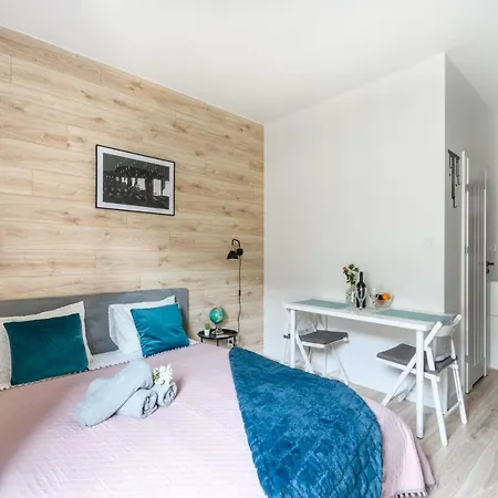 Centrum Pawia 51- 10 Min To Center, The Places, Self Check-in, Optional Breakfest, Parking On The Street