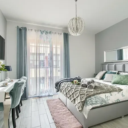 Centrum Pawia 51- 10 Min To Center, The Places