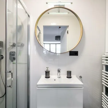 Centrum Pawia 51- 10 Min To Center, The Places דירה ורשה