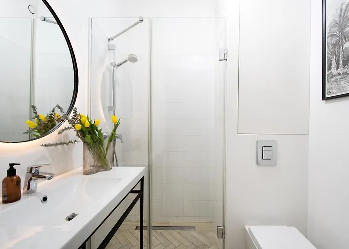 Apartment Centrum Pawia 51- 10 Min To Center, The Places